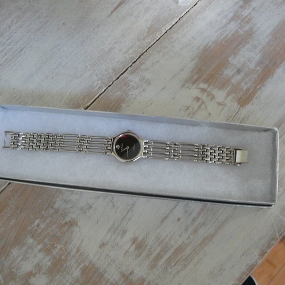 Ladies Movado Watch, stainless steel watch and strap, adjustable, size 7.5 now. - Picture 10 of 10